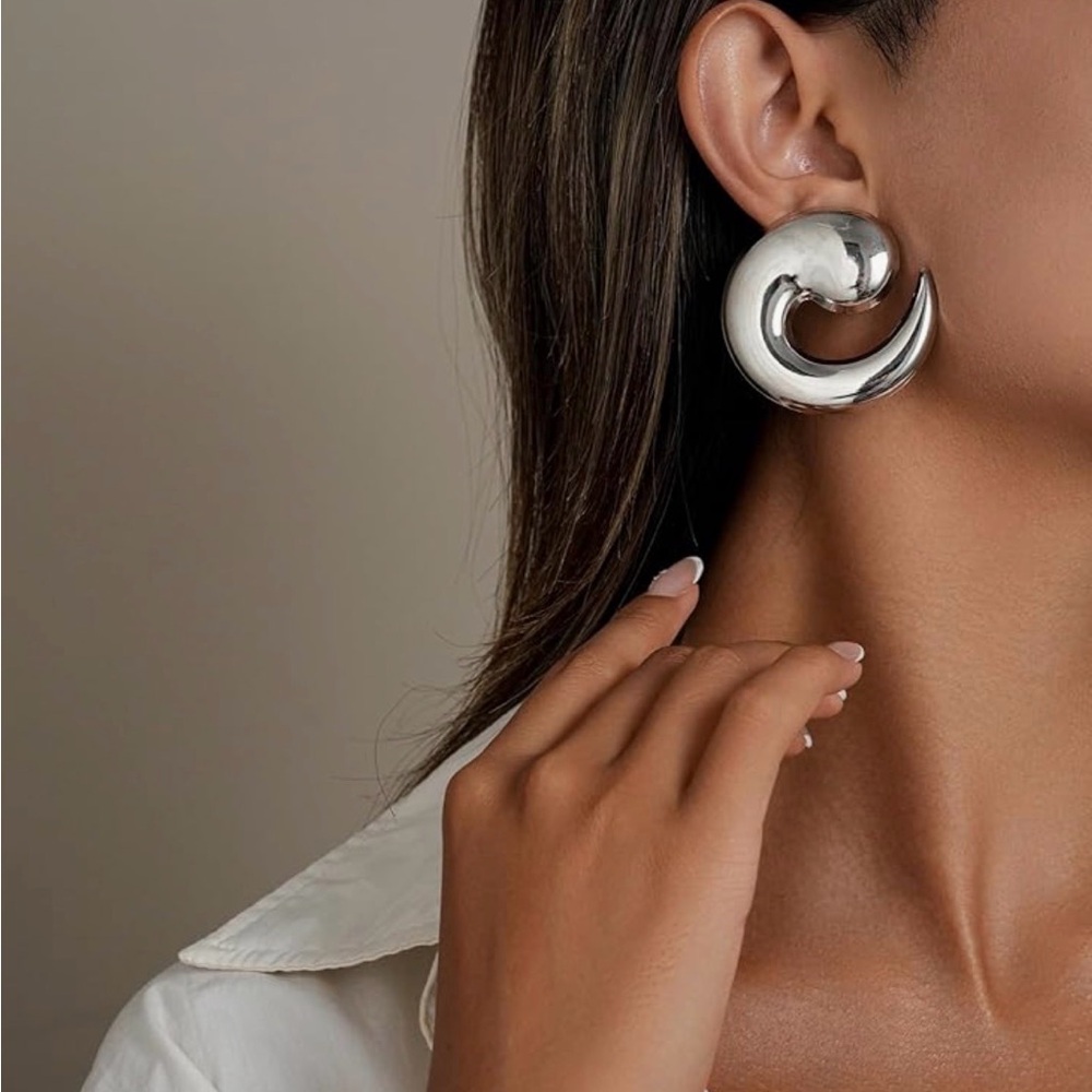 Elegant Silver Hoop Earrings - Picture 4 of 4